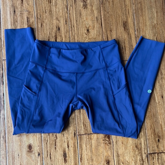 Navy Lululemon leggings with pockets - Picture 2 of 5
